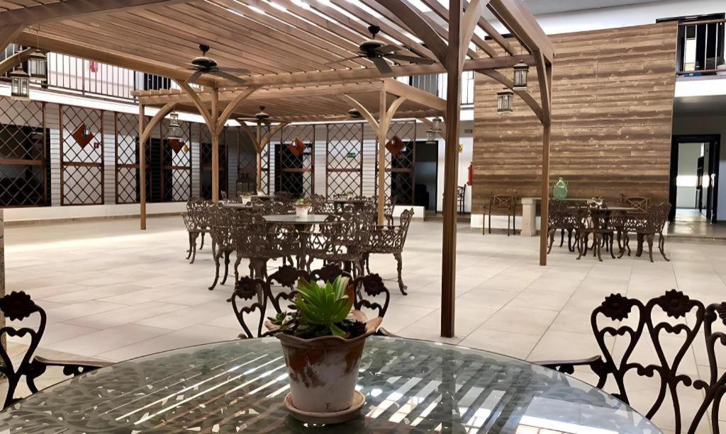 Hotel Barante Suites Salamanca Ngoại thất bức ảnh